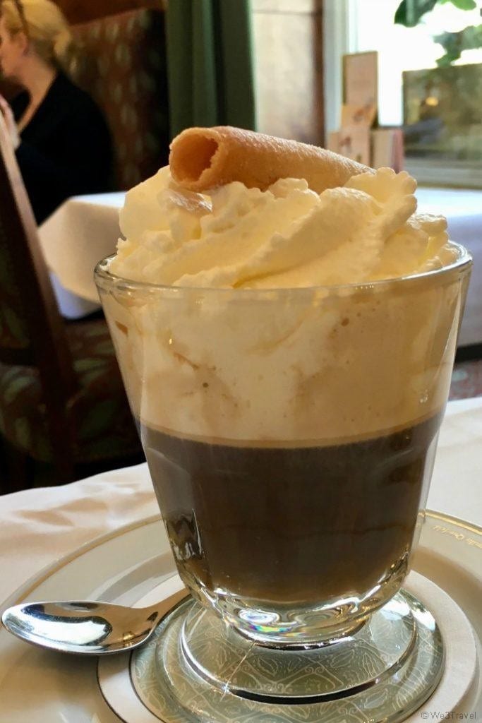 Cafe einspanner coffee
