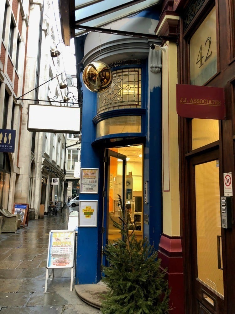 Leaky Cauldron entrance in Leadenhall Market