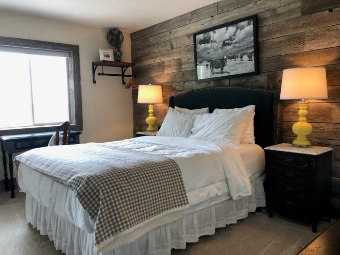 Circle view ranch bedroom