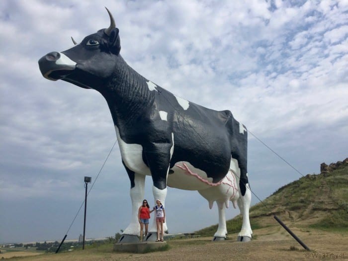 Salem Sue roadside attraction