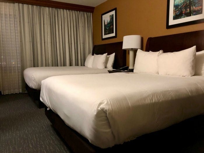 Doubletree Hilton bentonville bedroom