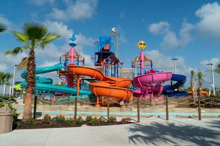 Island H20 Live Pelicans Paradise play area