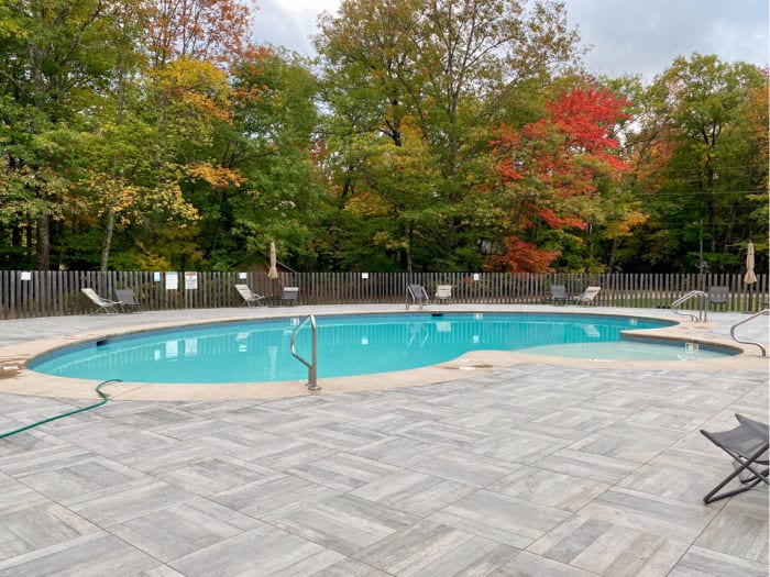 Huttopia heated pool