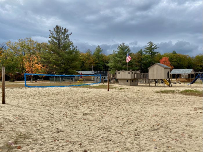KOA Lincoln / Woodstock beach volleyball and playground