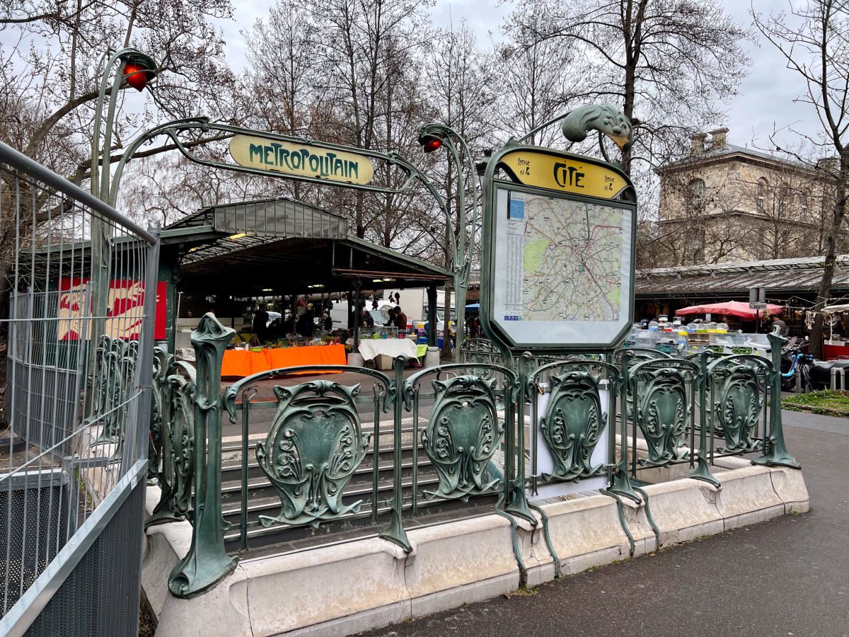Cite Metro station in Paris
