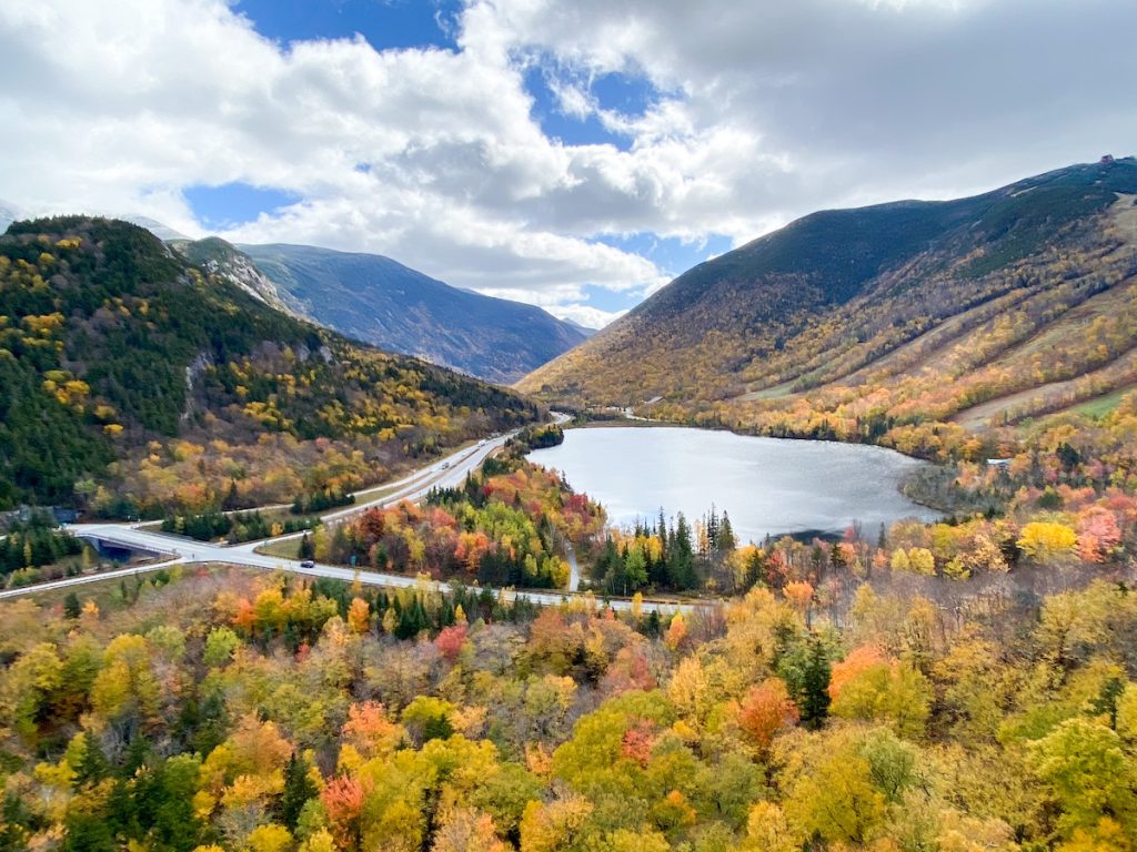 view of Echo Lake from Artist Bluff in New Hampshire
