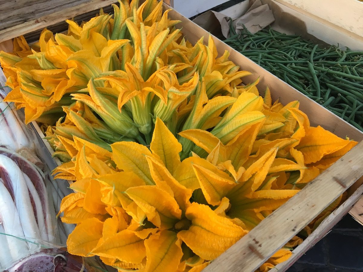 Zucchini flowers in Campo dei Fiori