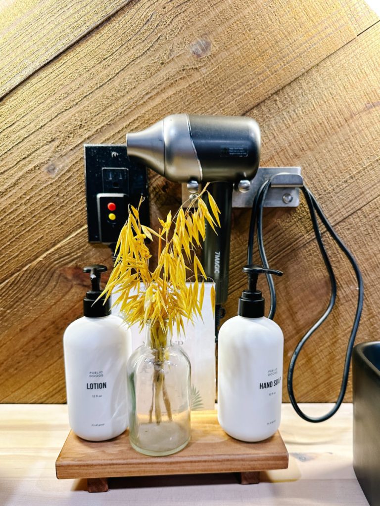 Lumen Nature Retreat bathhouse hairdryer
