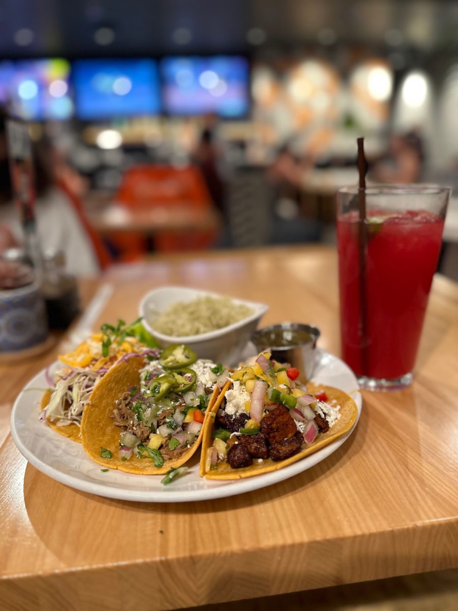 Seis kitchen tacos