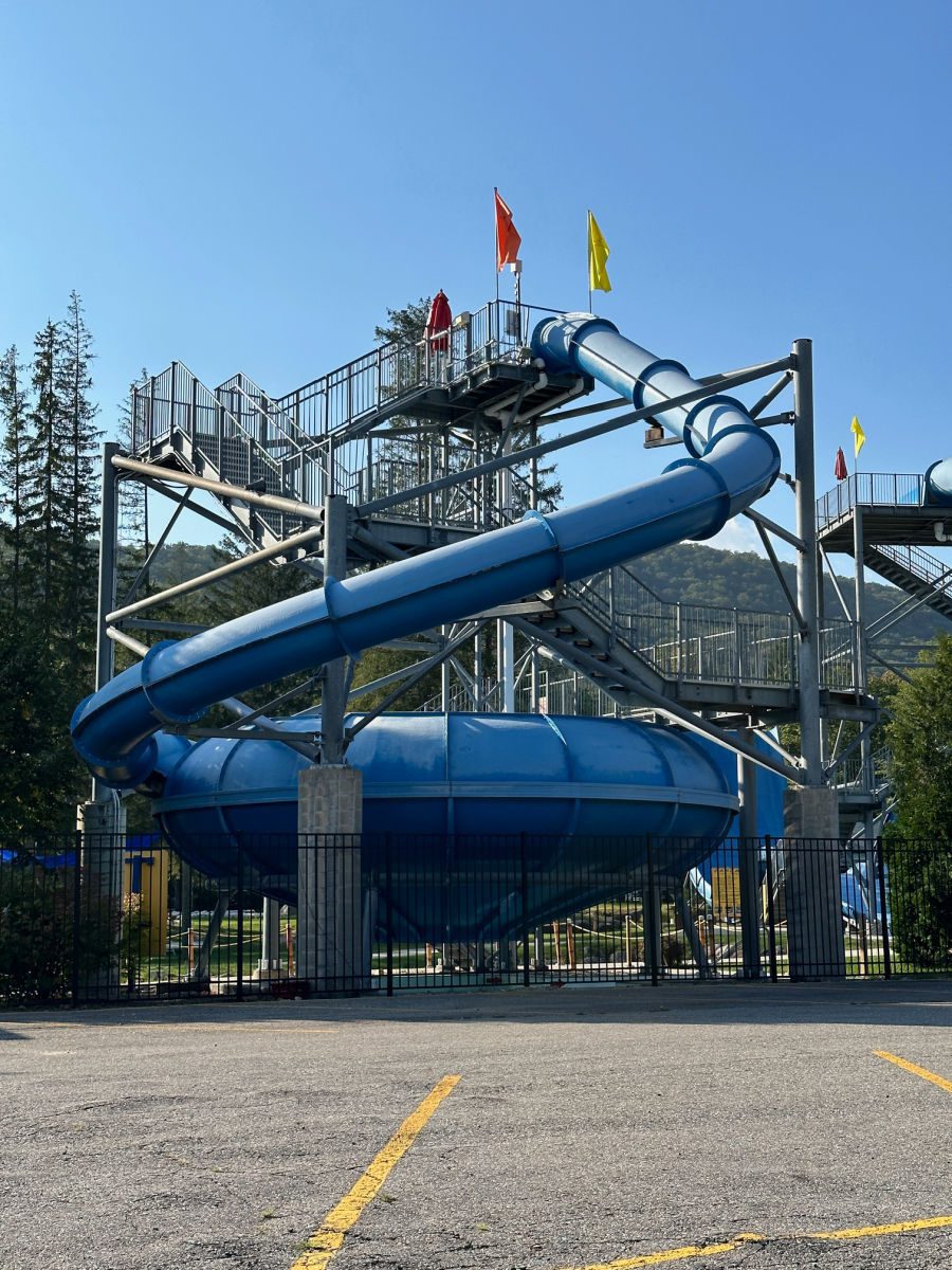 Whale's Tale water park slide