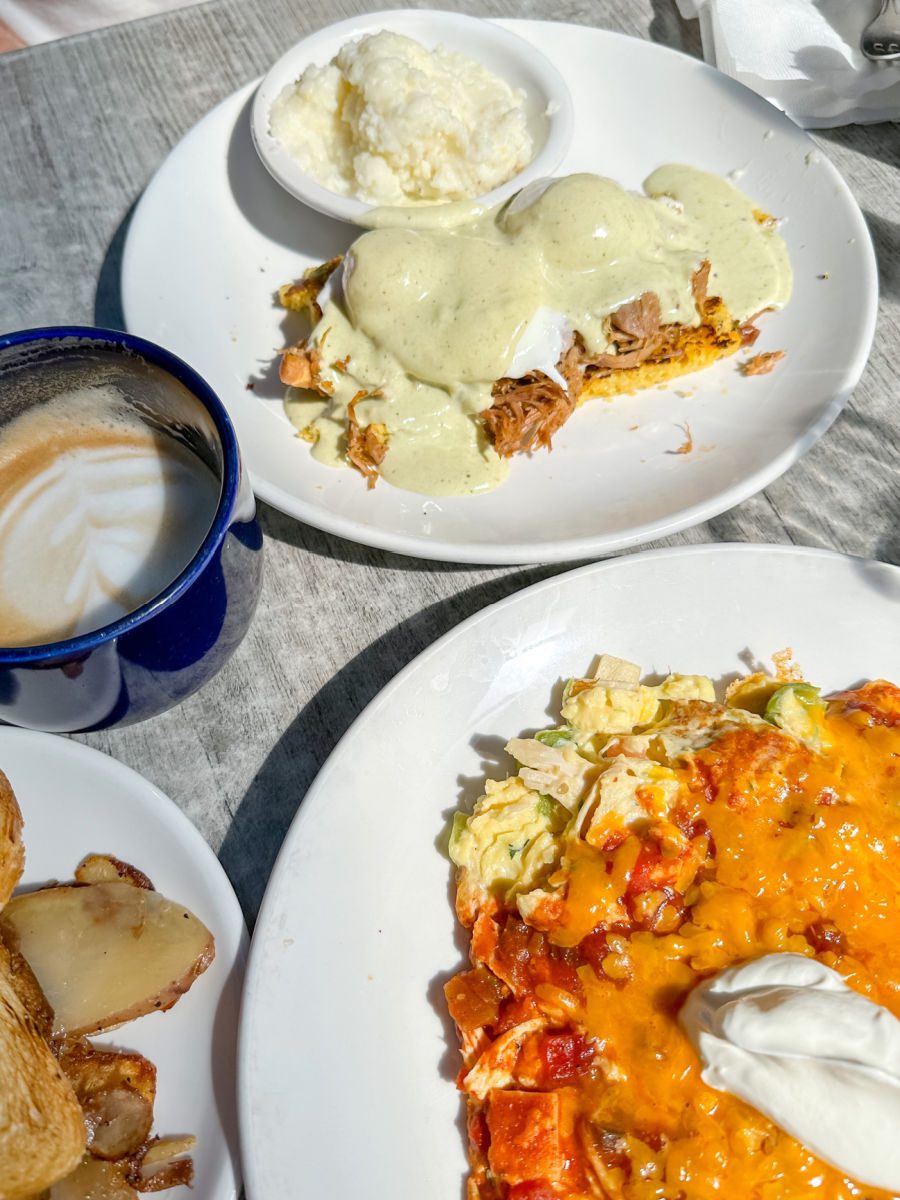 Eggs benedict and Blue Willow special