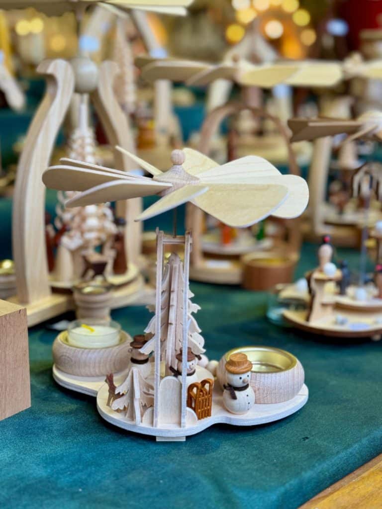 Wooden pyramid gift