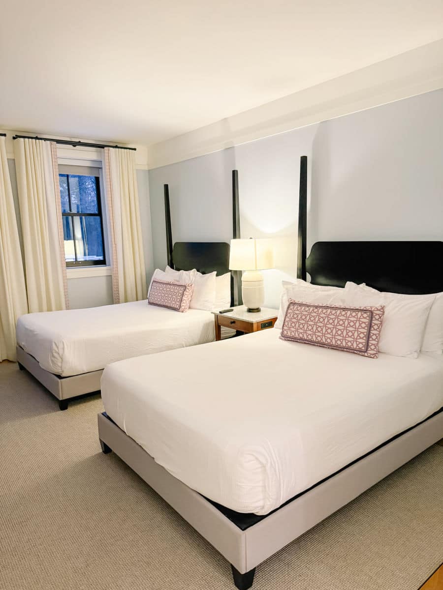 2 queen beds at the Williams Inn