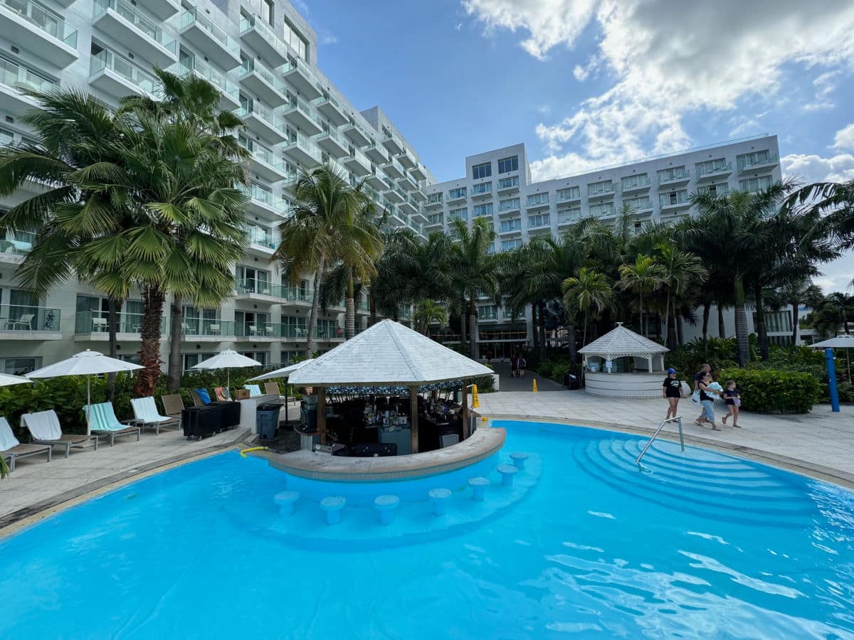 swim up bar at the Sonesta Maho Beach Resort