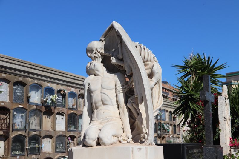 Poblenou Cemetery: Art and Eternity