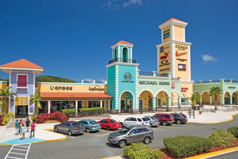 Bayamon Shopping Mall Displacement