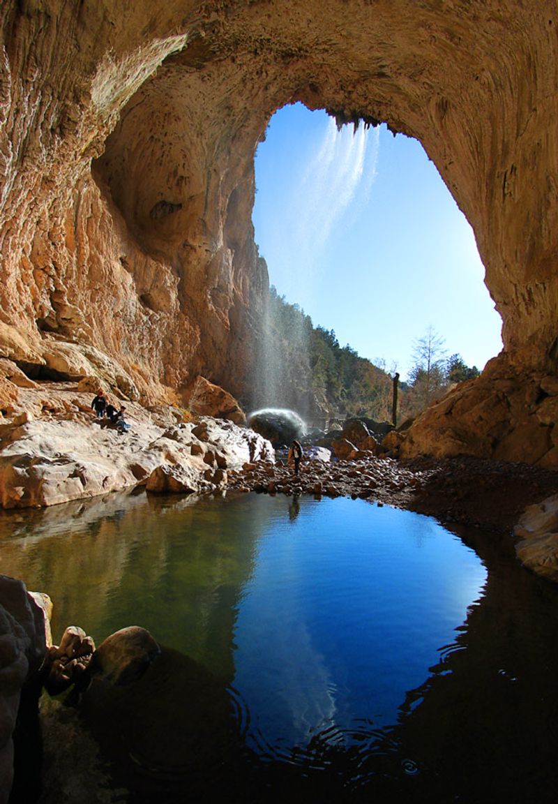 Tonto Natural Bridge, Arizona