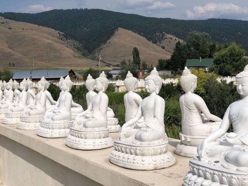 Garden of One Thousand Buddhas, Montana