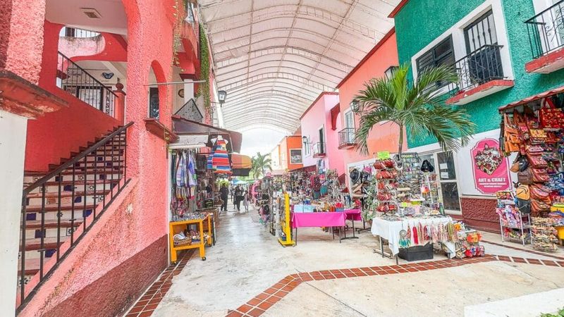 Visit Mercado 28
