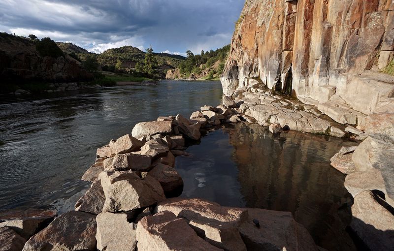 Radium Hot Springs: Wild River Soaking