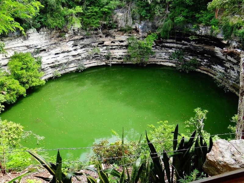 Cenote Sagrado