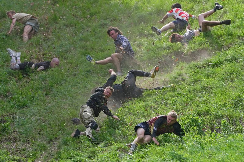 Coopers Hill Cheese Rolling