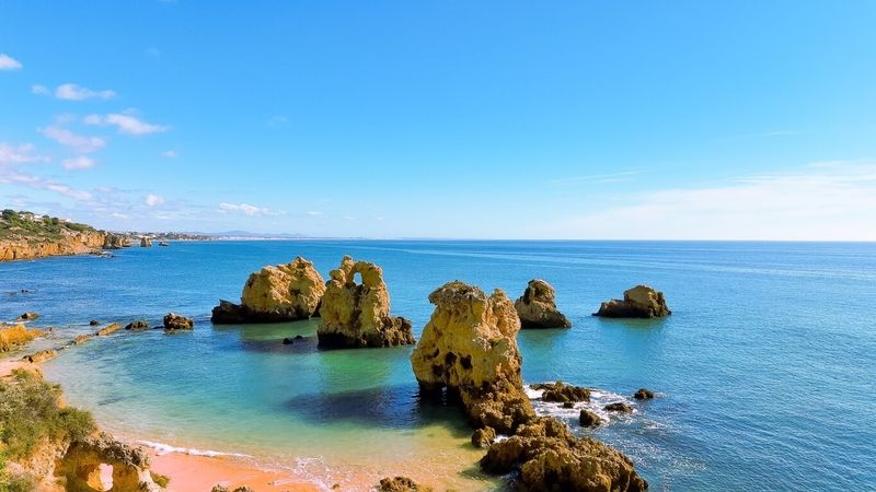 Praia dos Arrifes