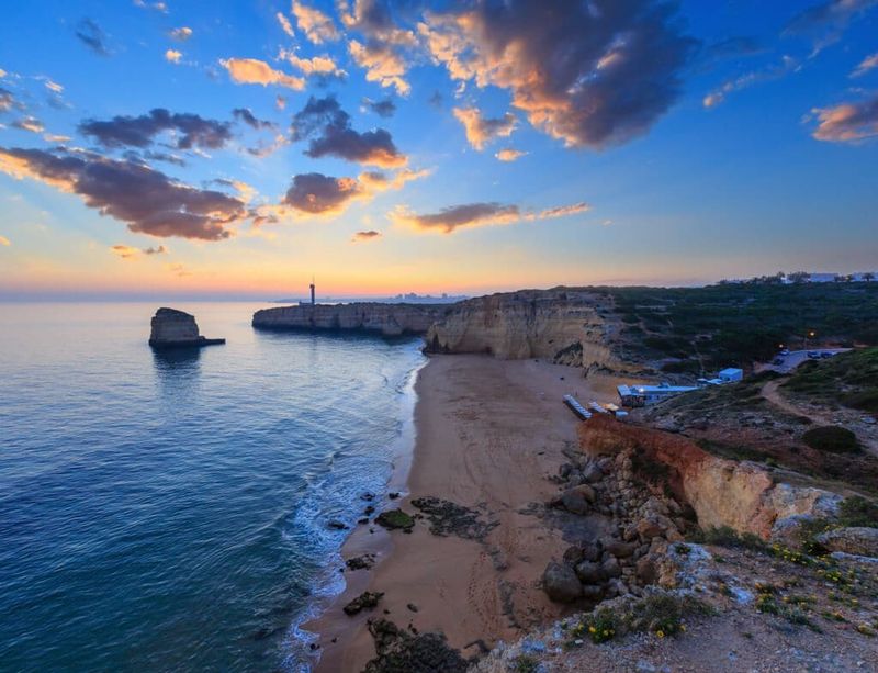 Praia dos Caneiros