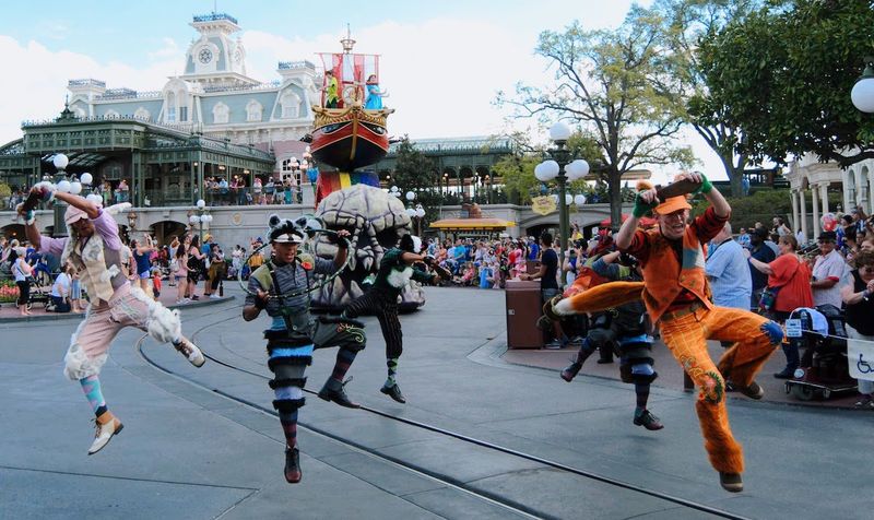 Parade Viewing Strategies
