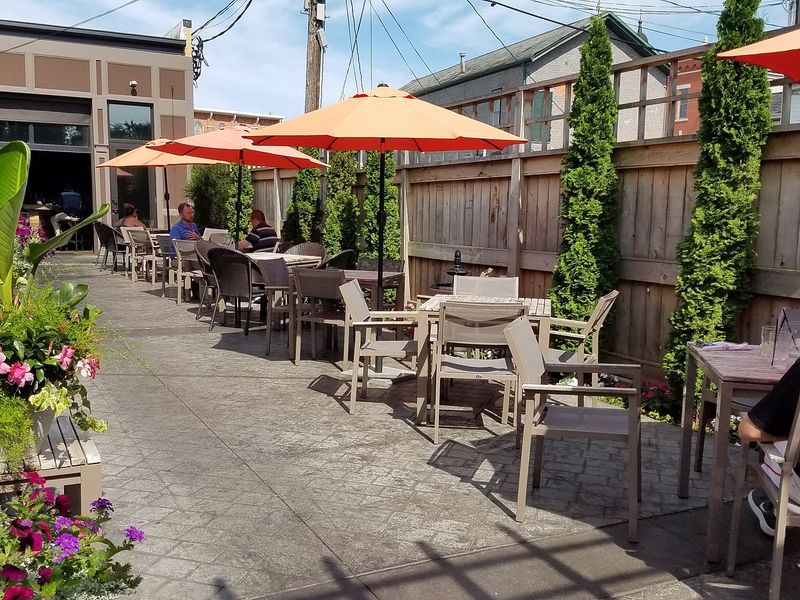 Cardone's Restaurant & Bar (Westerville) – Where the martinis are stiff and the lasagna is thiccer than a Midwest accent