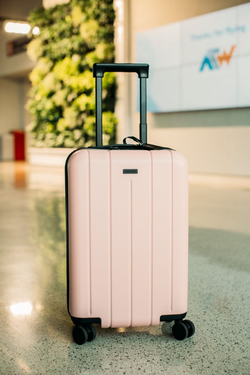 Chester Minima Carry-On Suitcase