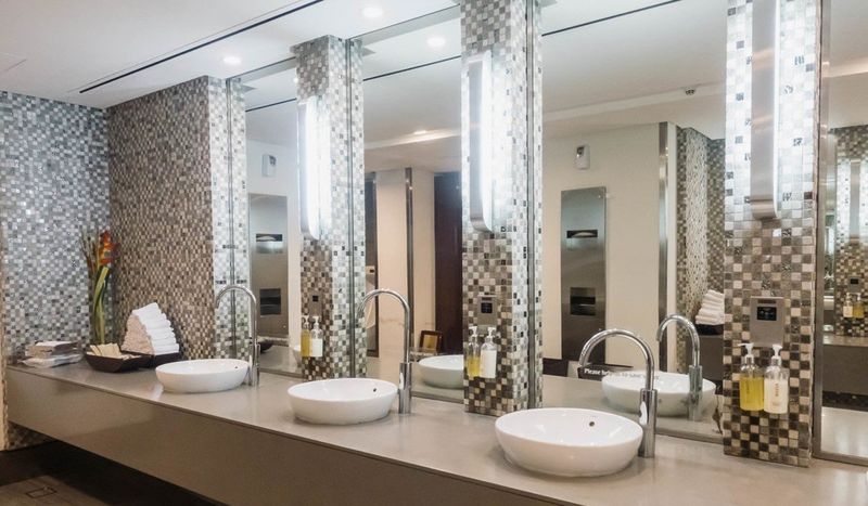 Dubai International (DXB) – Flashy but Functional