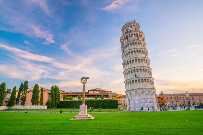 Leaning Tower of Pisa (Pisa, Italy)