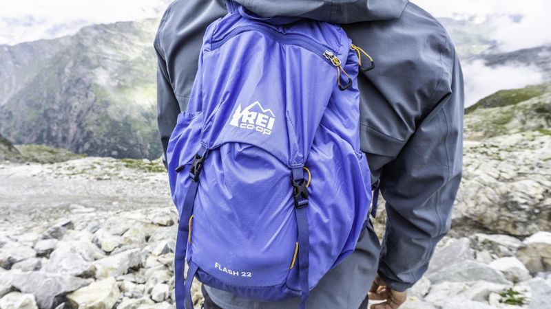 REI Co-op Flash 22: Budget-Friendly Brilliance