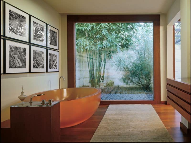 - Decor Hint Oversized Master Bathtubs