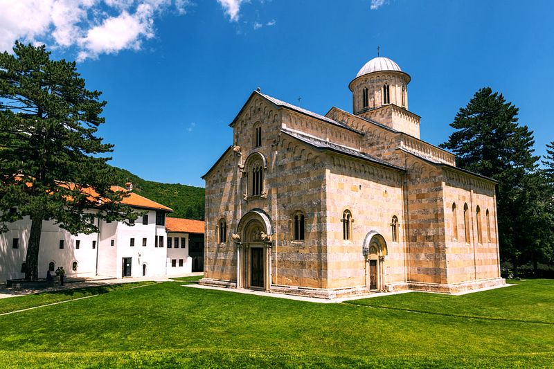 Visoki Dečani, Kosovo