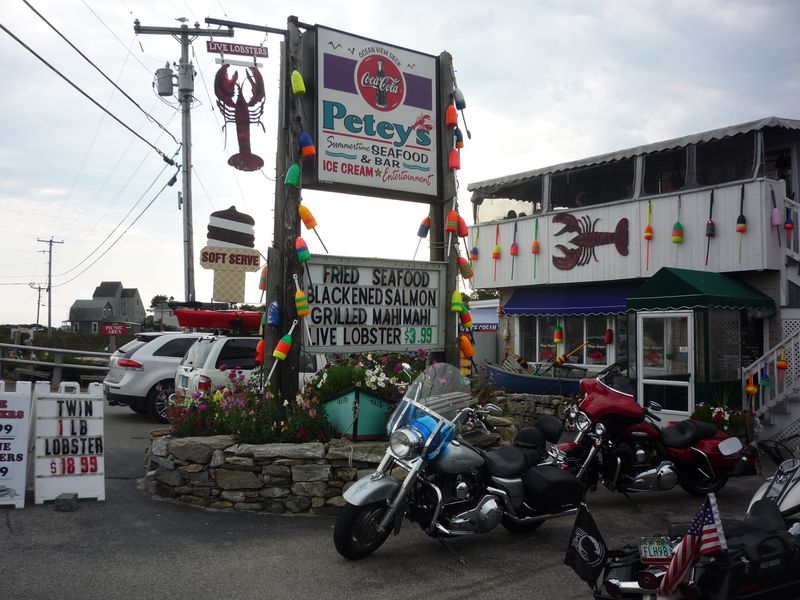 Petey’s Summertime Seafood & Bar