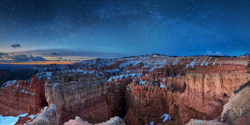 Hike Bryce Canyon by full moon with a ranger