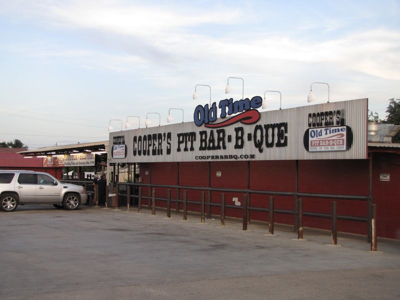 Cooper’s Old Time Pit Bar-B-Que