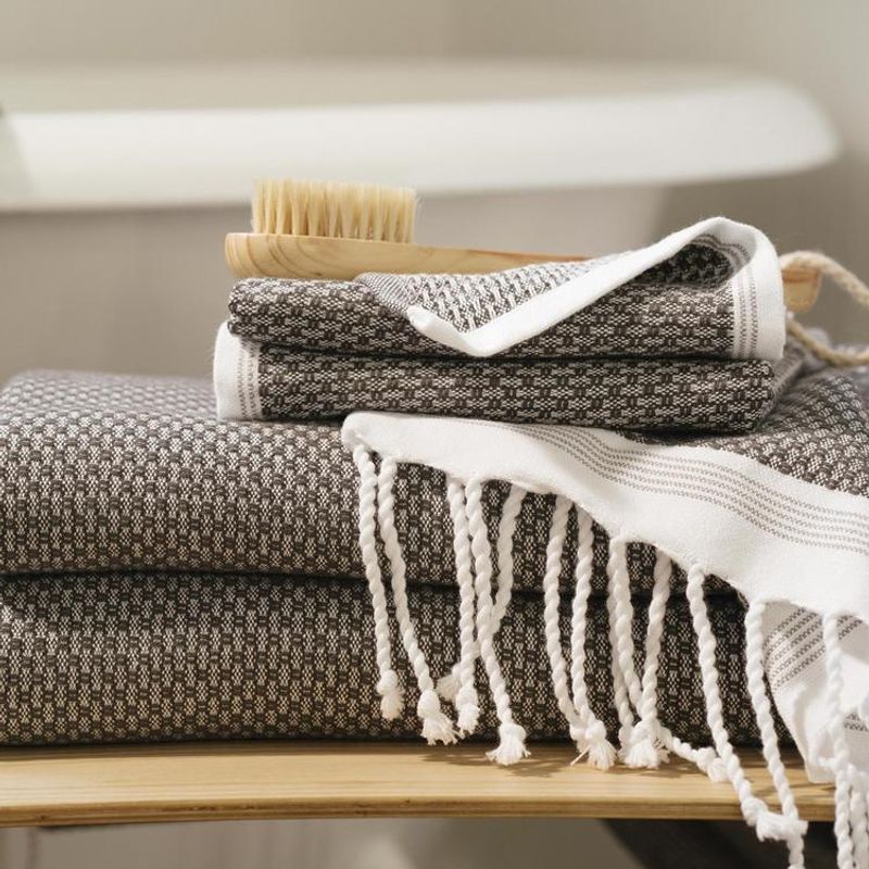 Turkish Towels (e.g., Cacala or Coyuchi)