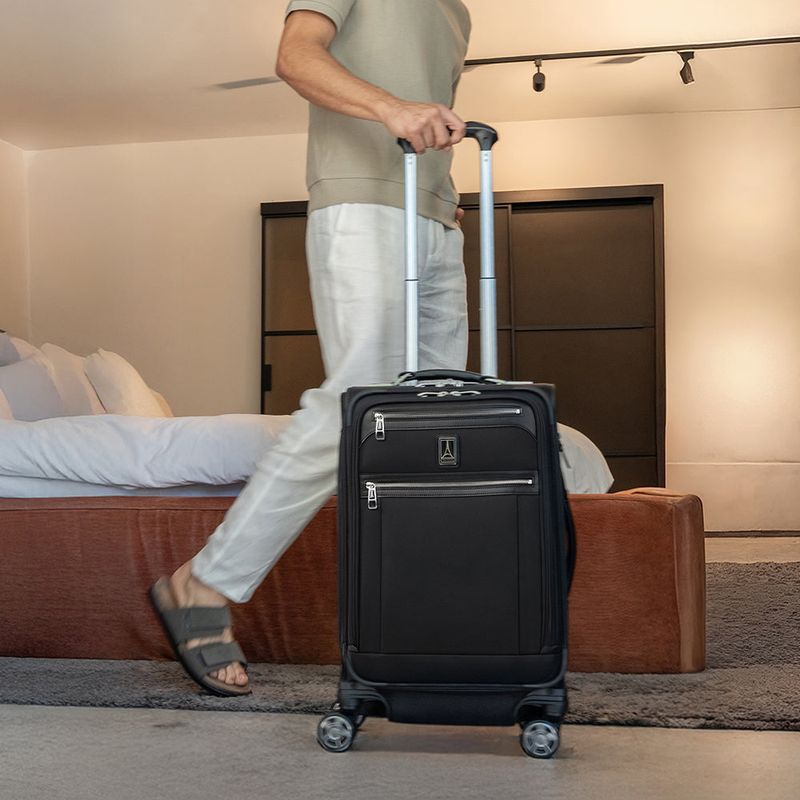 Travelpro Platinum Elite 21