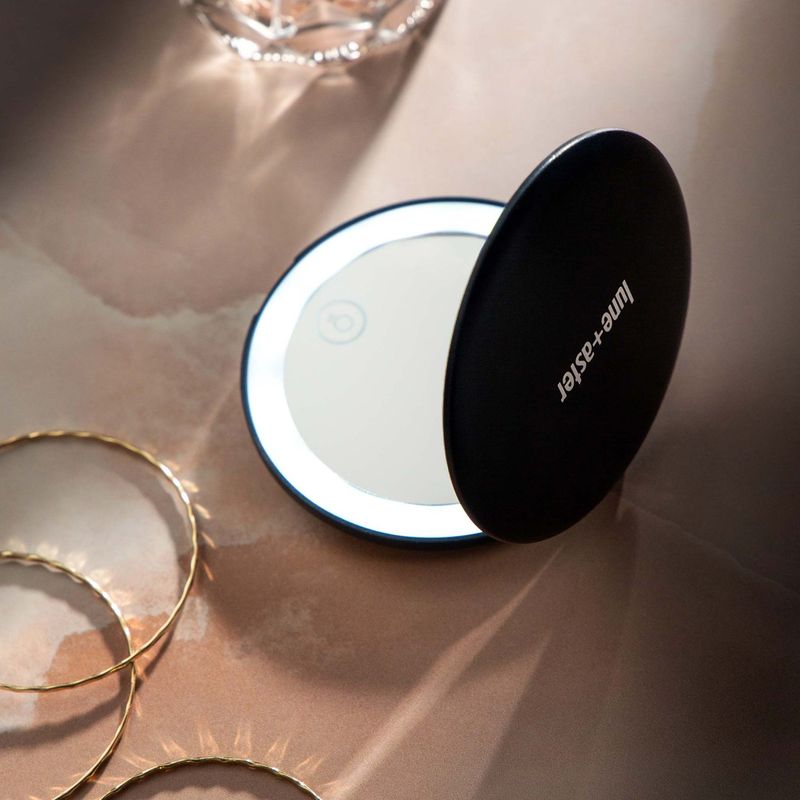 Lune+Aster Rechargeable LED Compact Mirror