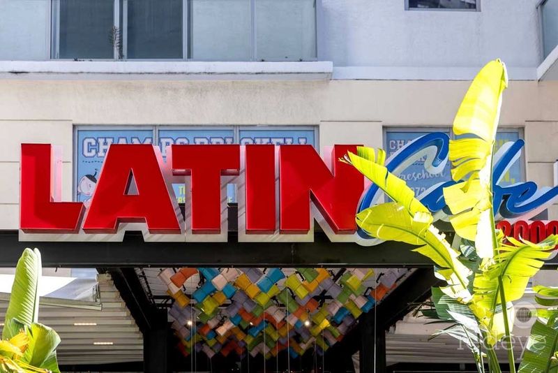 Latin Café 2000