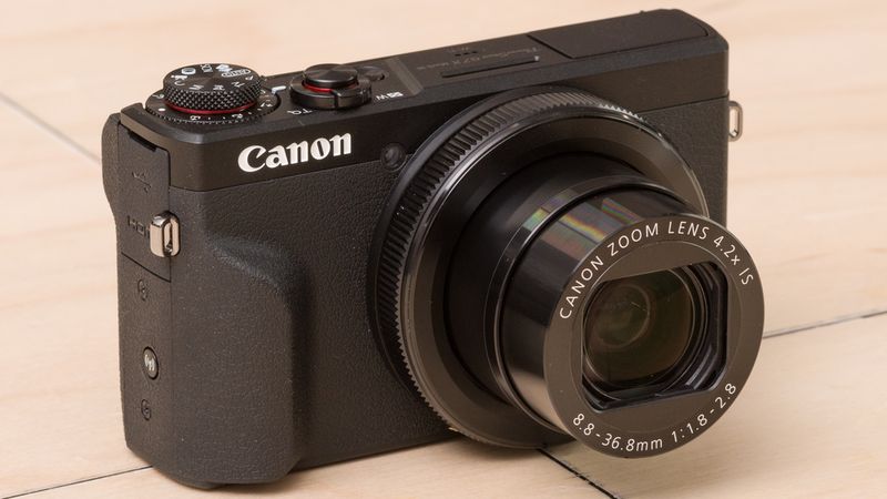 Canon PowerShot G7X Mark IV: Vlogger's Delight