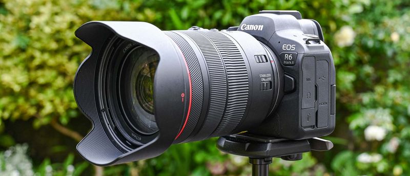 Canon EOS R6 Mark II: Low-Light Legend
