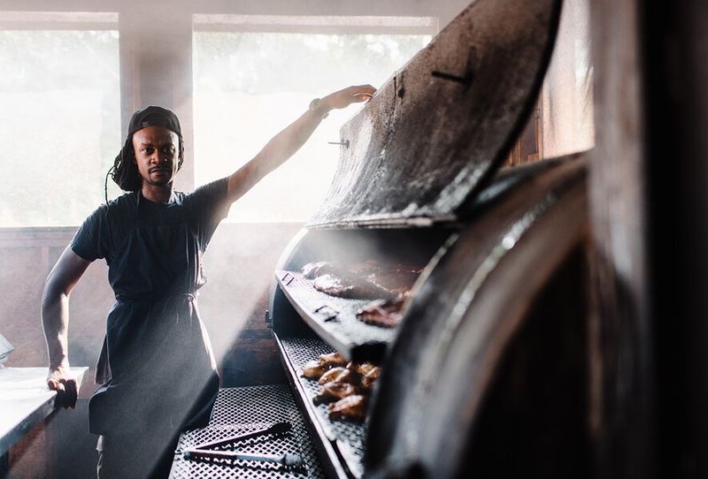 B's Cracklin' BBQ: Heritage Hogs and Bold Flavors