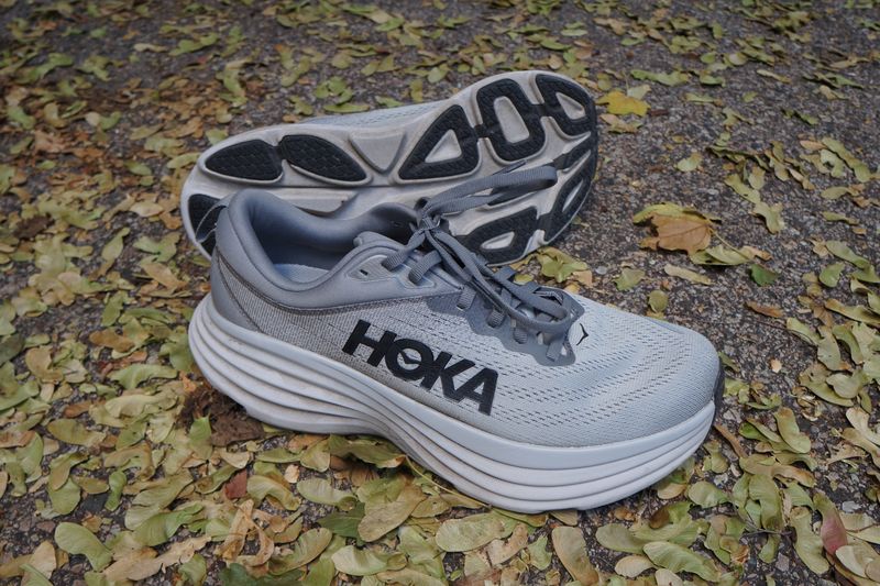 HOKA Bondi 8 —