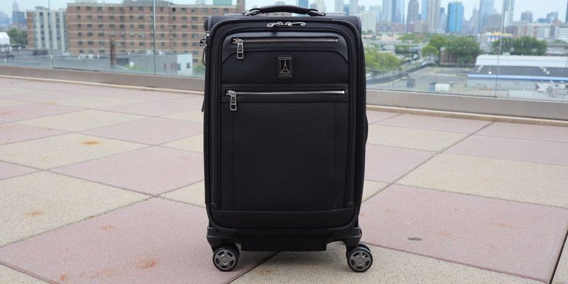 Travelpro — Platinum Elite 21