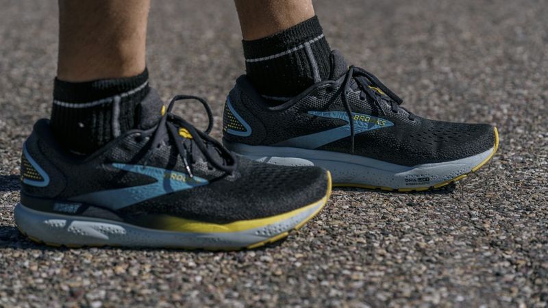Brooks Ghost 16