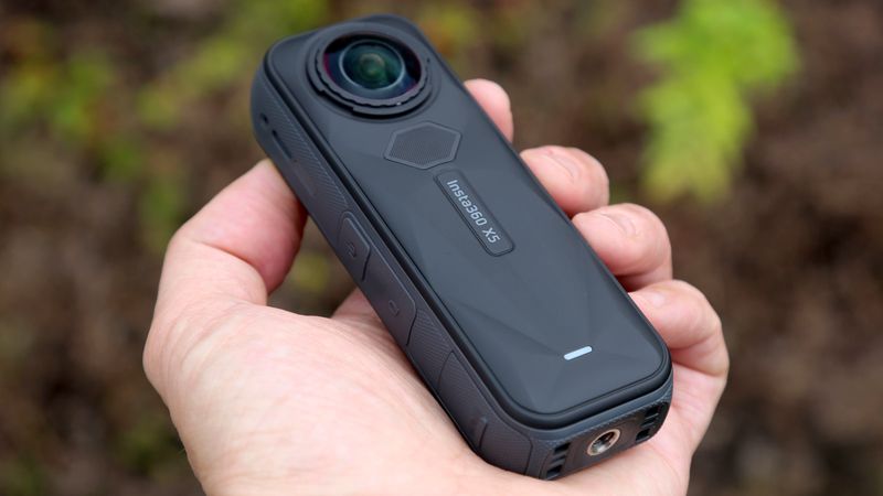 Insta360 X5